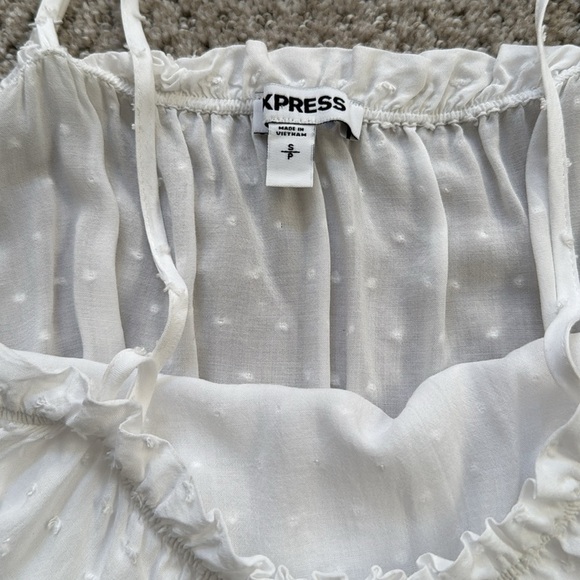 ❤️Express White Relaxed Ruffled Camisole - Picture 8 of 10